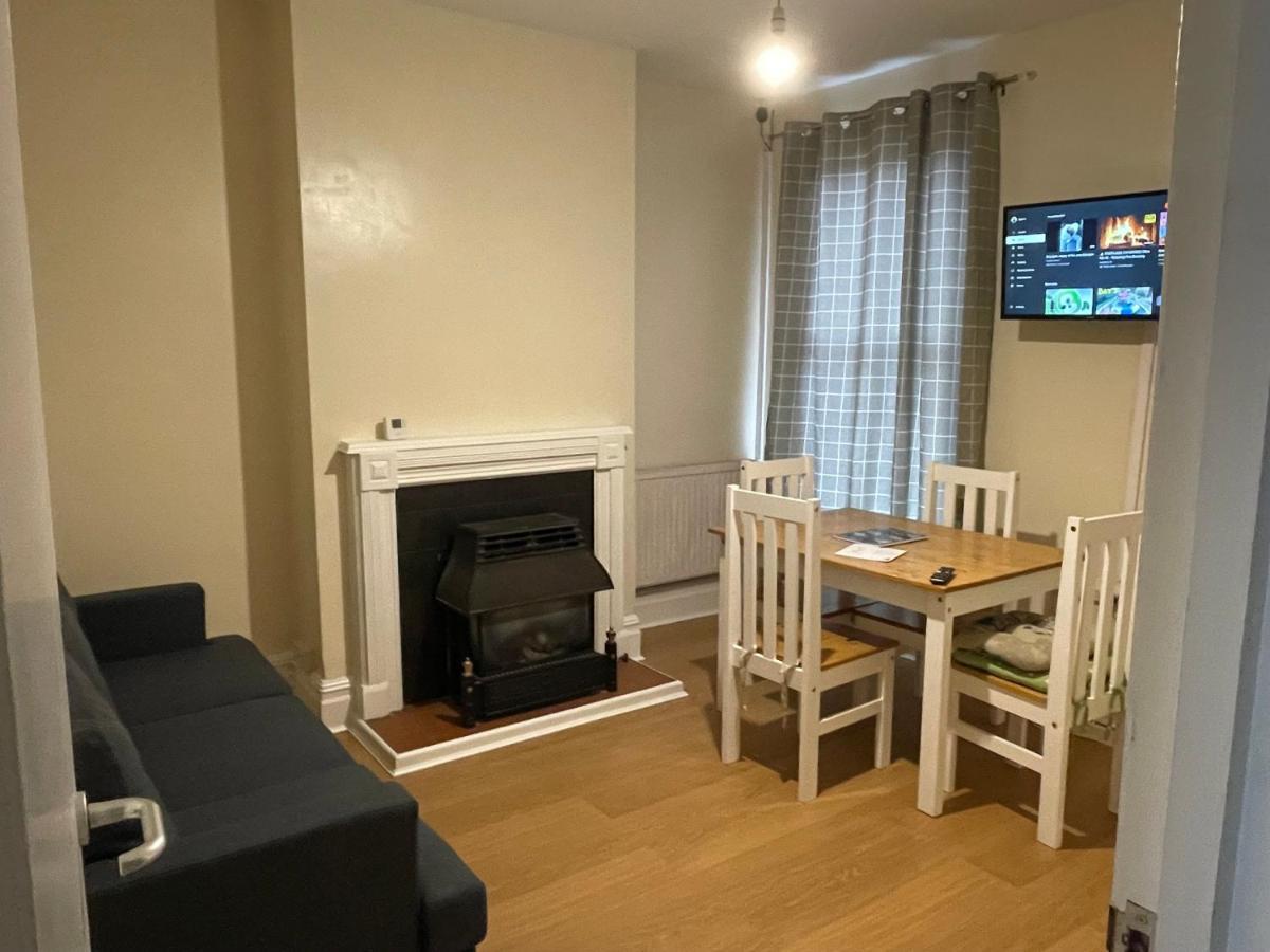 Rooms In A Victorian Comfortable 4-Bedroom House In Milton Keynes Rooms Not En-Suites Wolverton  Luaran gambar